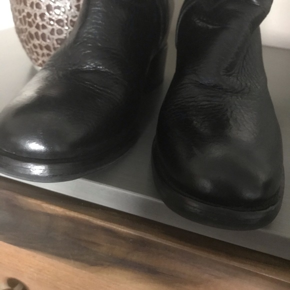 Boots - Picture 5 of 8